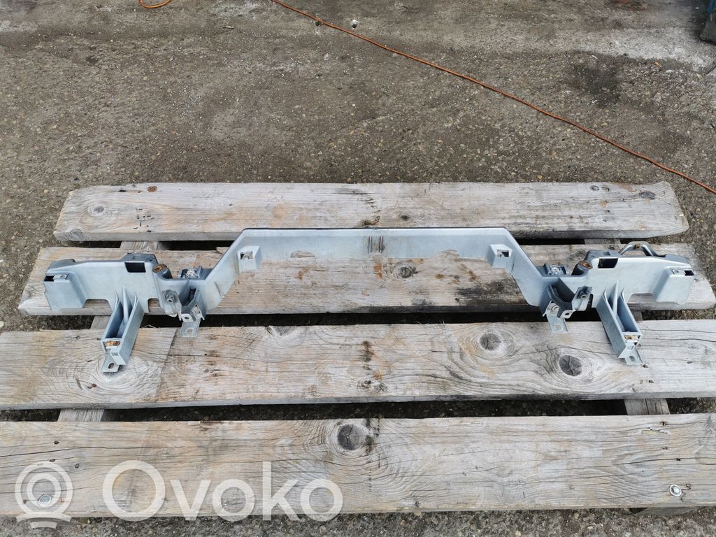 Верхняя часть панели радиатора (телевизор)