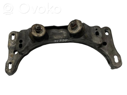 Transmission mounting bracket