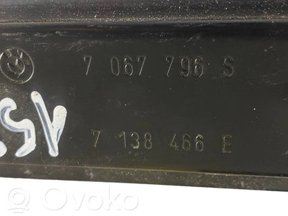 Priekšpusē elektriskā loga pacelšanas mehānisma komplekts