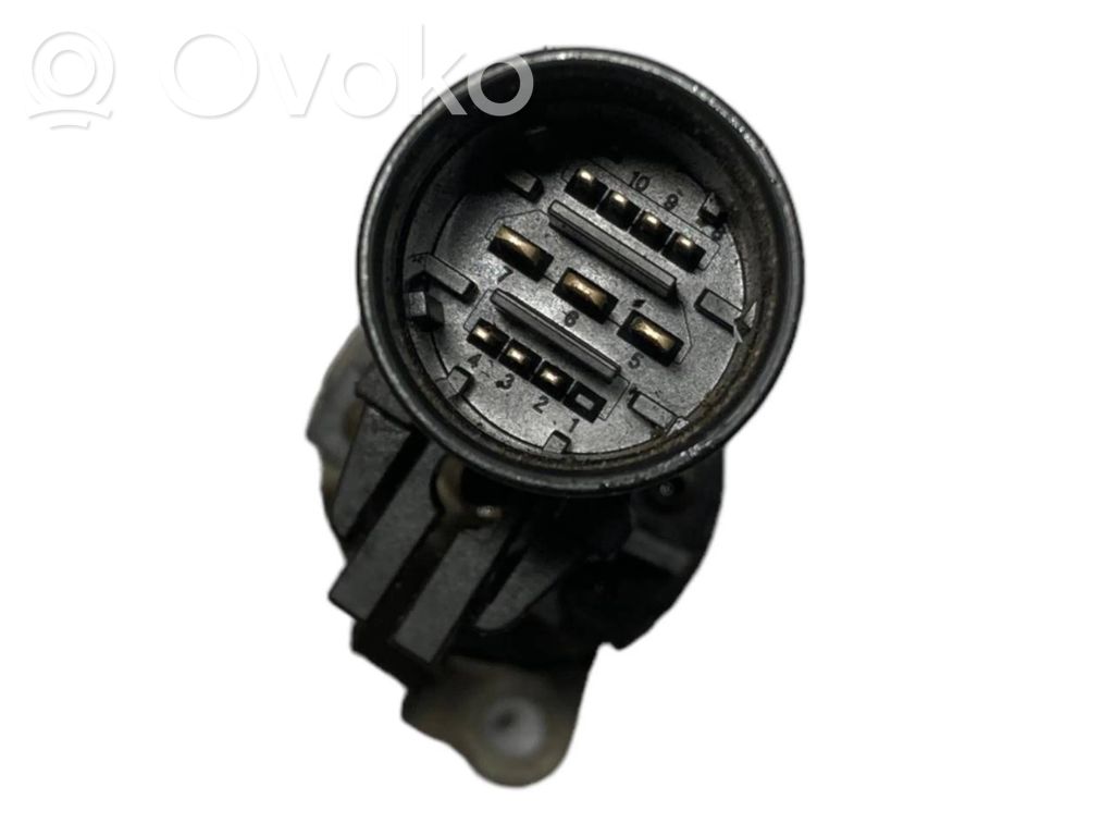 Distribution phase regulator