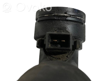 Caurulīte (-es) / šļūtene (-es)