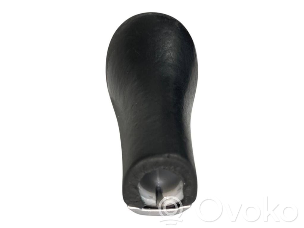 Ātrumu pārslēgšanas sviras dekoratīvā apdare (āda, uzgalis)