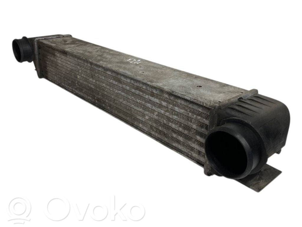 Starpdzesētāja radiators