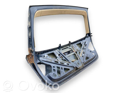 Aizmugurējais pārsegs (bagāžnieks)