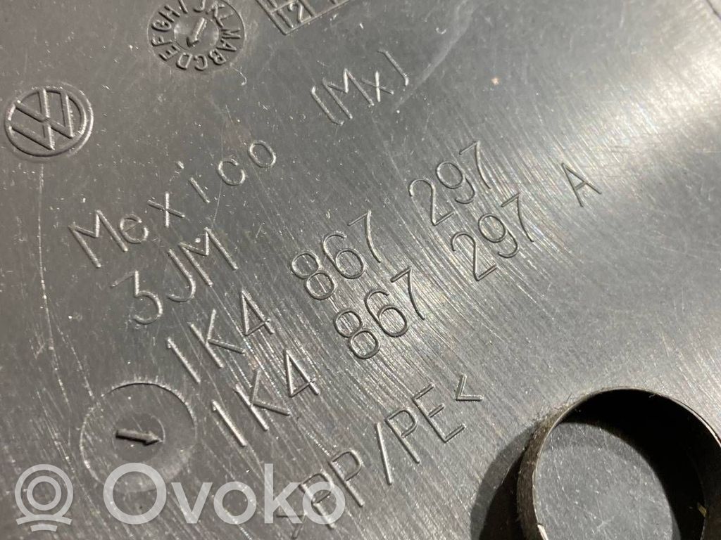 (B) statņa dekoratīvā apdare (apakšdaļa)