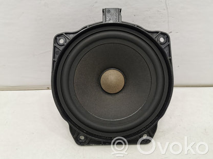 Динамик(и) в передней двери