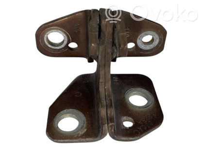 Priekšpusē augšējā vira (eņģe)