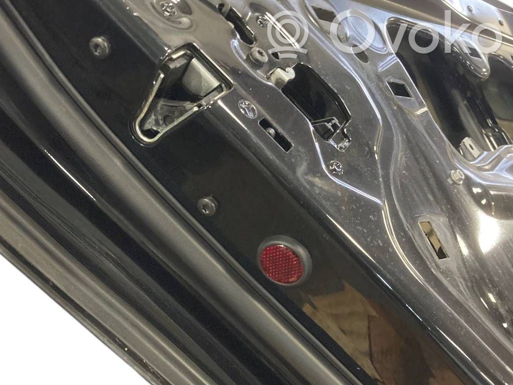 Задняя дверь