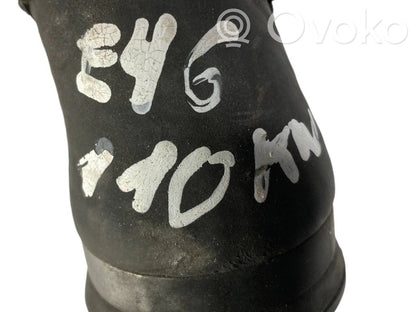 Caurulīte (-es) / šļūtene (-es)