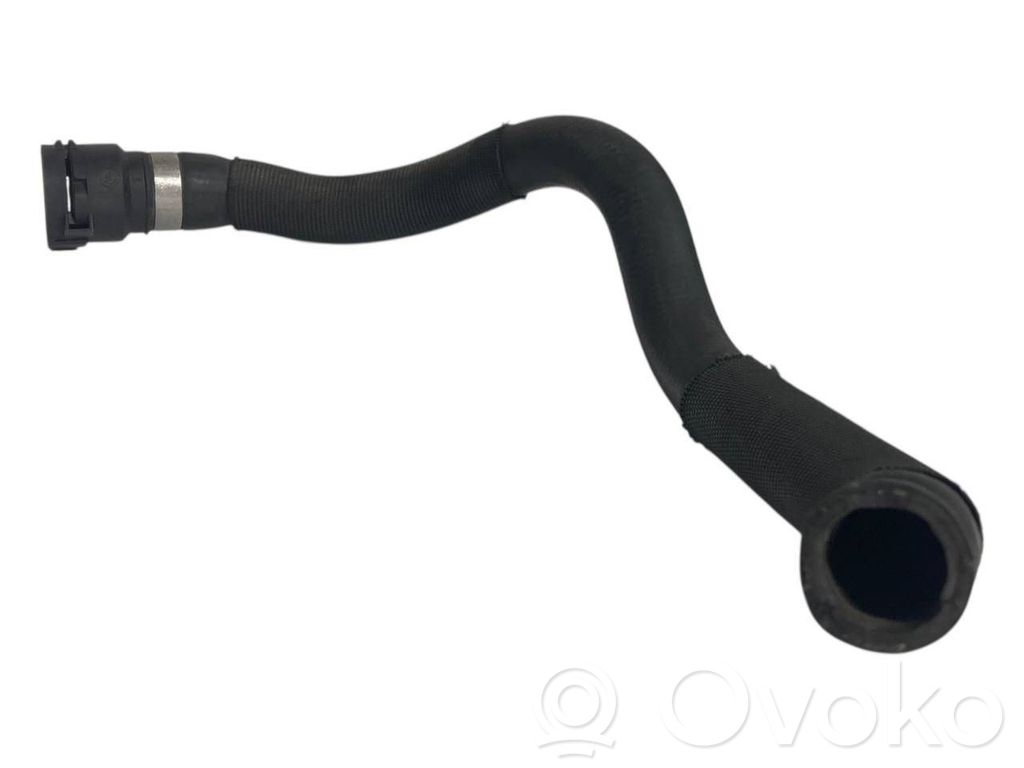 Caurulīte (-es) / šļūtene (-es)