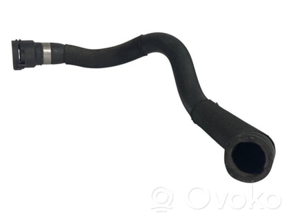 Caurulīte (-es) / šļūtene (-es)