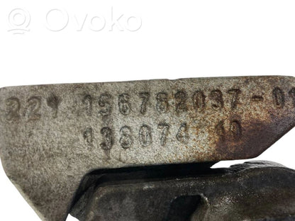 Dzinēja nostiprināšanas stiprinājums-kronšteins
