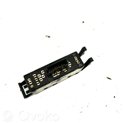 Переключатель стеклоподъемника