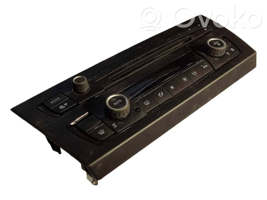 Gaisa kondicioniera / klimata kontroles / salona apsildes vadības bloks (salonā)