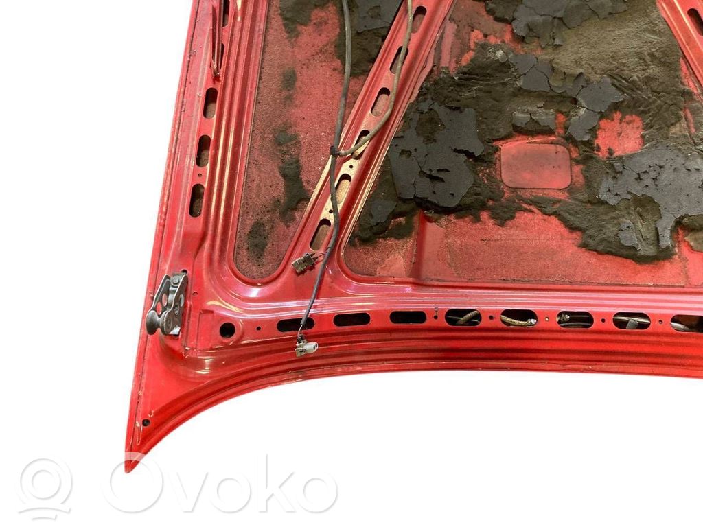 Dzinēja pārsegs (vāks)