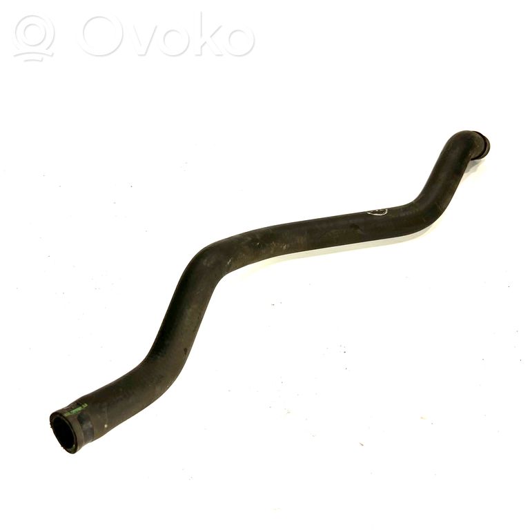 Caurulīte (-es) / šļūtene (-es)