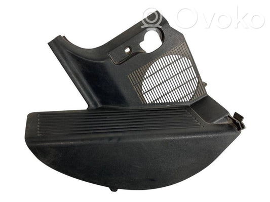 Kāju zonas sānu dekoratīvā apdare