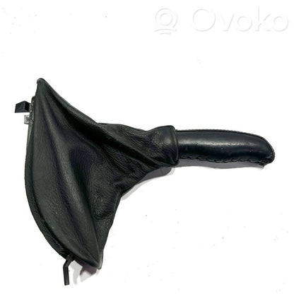 Rokas bremzes dekoratīvā apdare