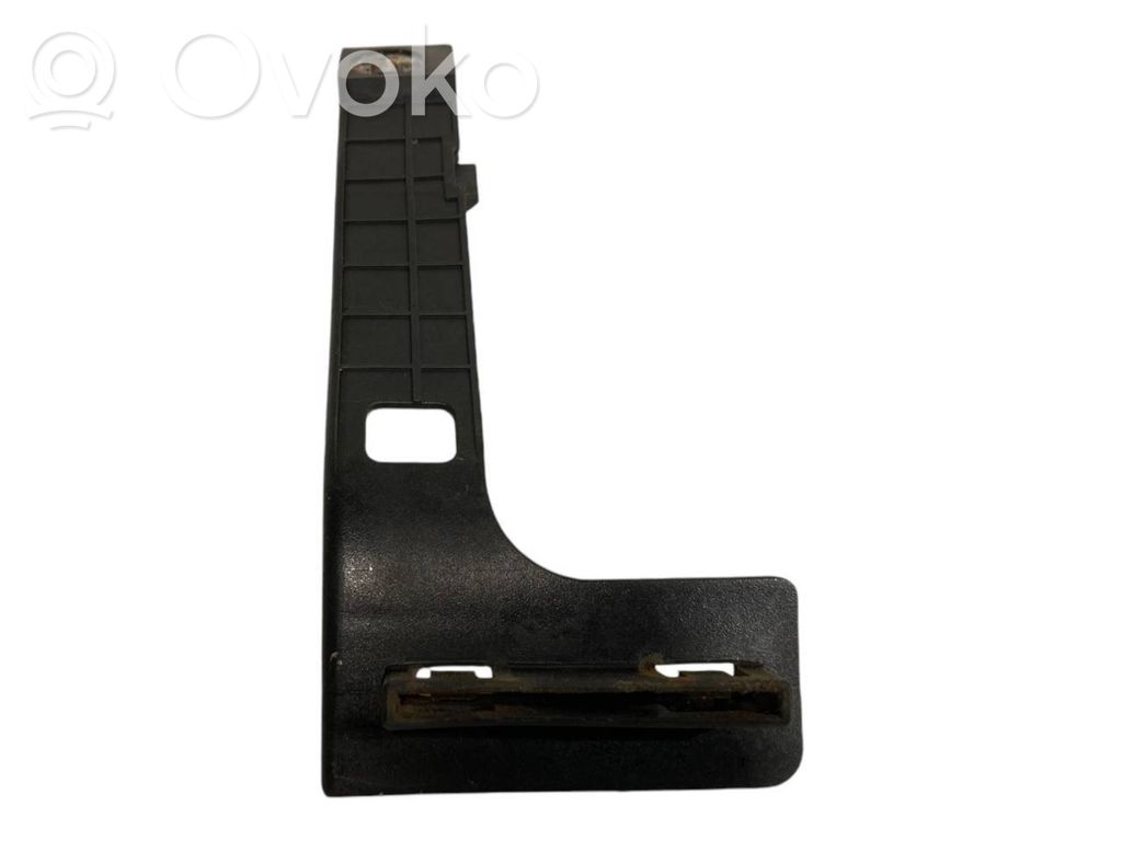 Akseleratora pedāļa turētājs