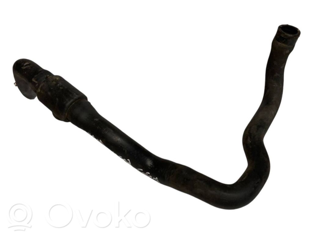 Caurulīte (-es) / šļūtene (-es)