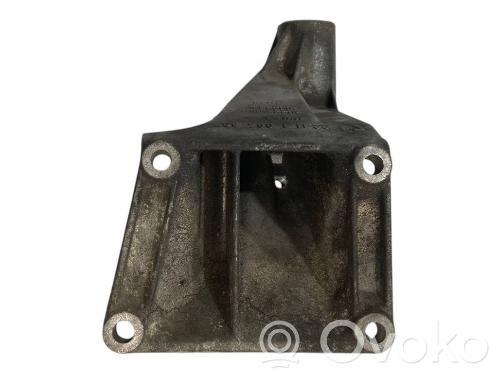 Dzinēja nostiprināšanas stiprinājums-kronšteins