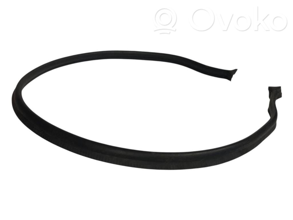 Резиновая накладка (на дверь багажника)