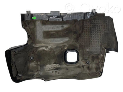 Dzinēja pārsegs (dekoratīva apdare)