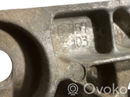 Transmission mounting bracket