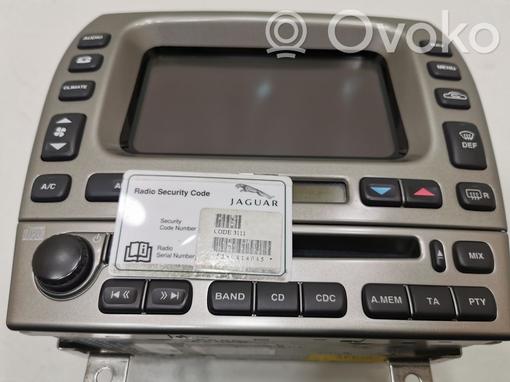 Radio / CD/DVD atskaņotājs / navigācija