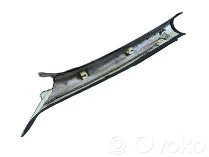 (A) statņa dekoratīvā apdare