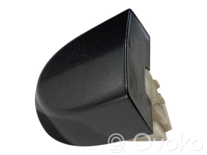 Priekšējo durvju roktura apgaismojums (ārpusē)