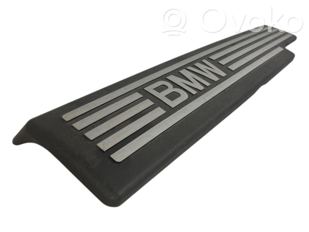 Engine cover (decorative trim)