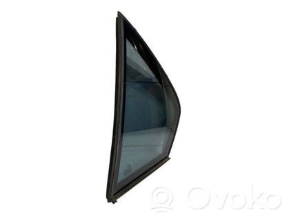 Mazais stikls "A" aizmugurējās durvīs