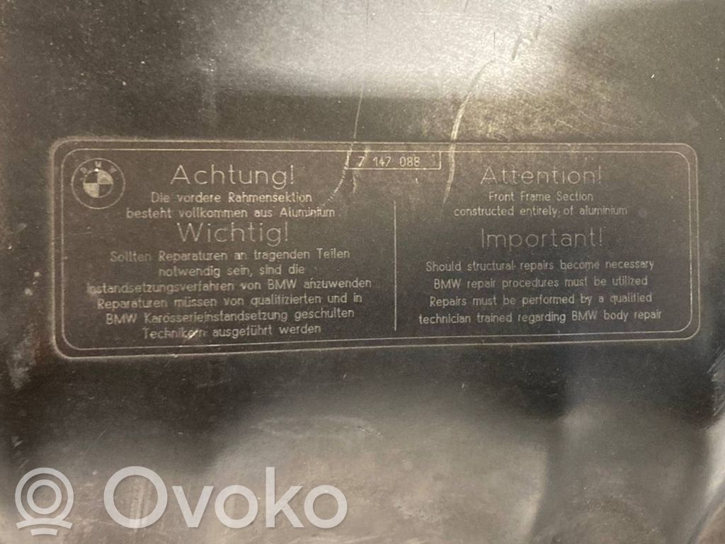 Radiatoru paneļa augšējā daļa (televizors)