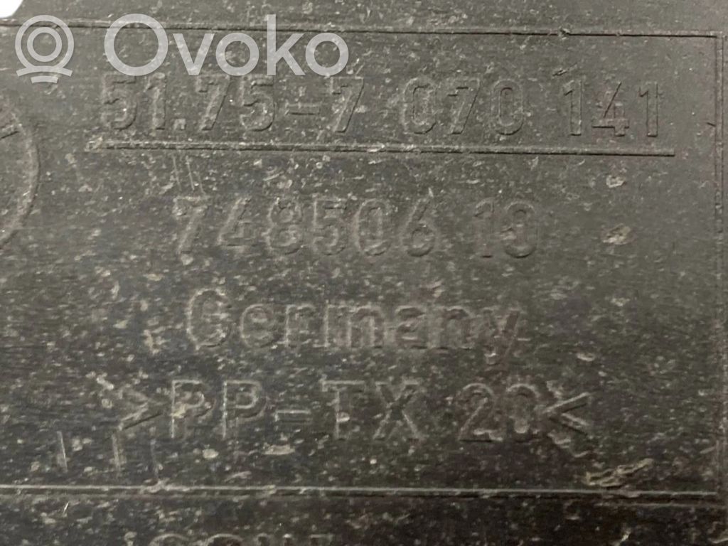 Apakšas aizsargs šasijas aizmugurējā daļā