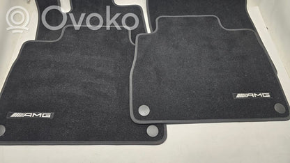 Automašīnu paklāju komplekts