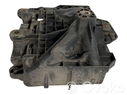 Battery mounting base