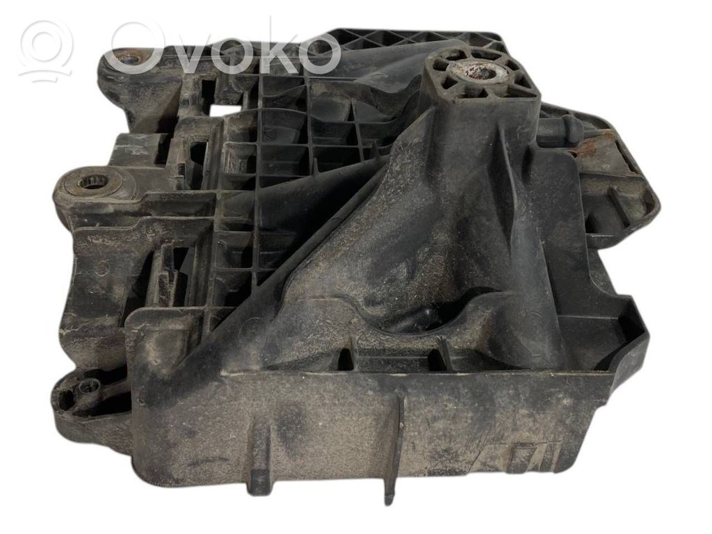 Akumulatora nostiprināšanas pamatne