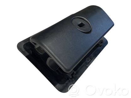 Mantu nodalījuma slēdzene