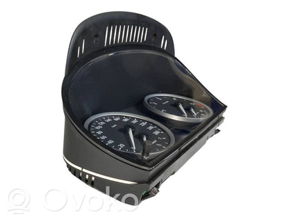 Speedometer (in the instrument panel)