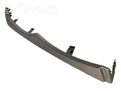 Priekšējā luktura dekoratīvā apdare