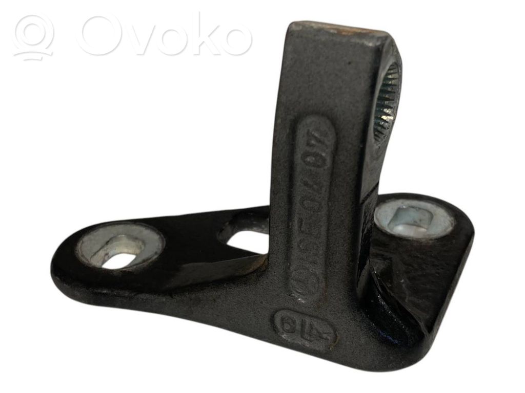 Front upper hinge