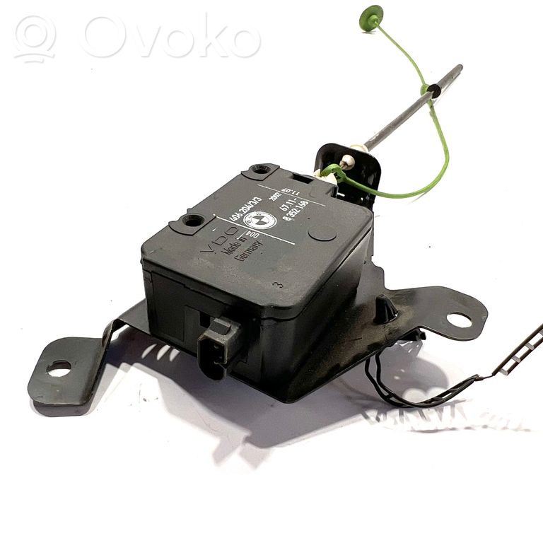 Degvielas tvertnes vāciņa bloķēšanas motorīts