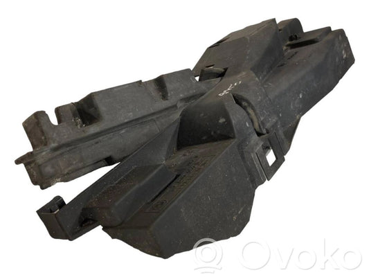 Держатель/кронштейн радиатора(ов)