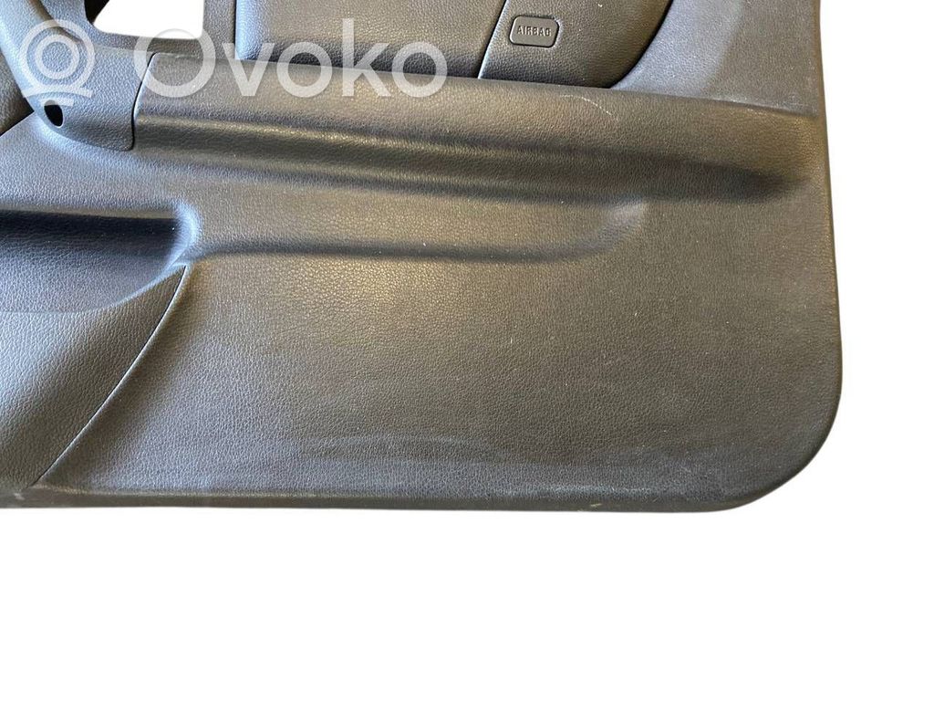 Priekšējo durvju apdare