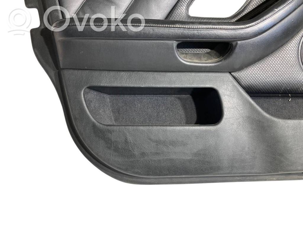 Priekšējo durvju apdare