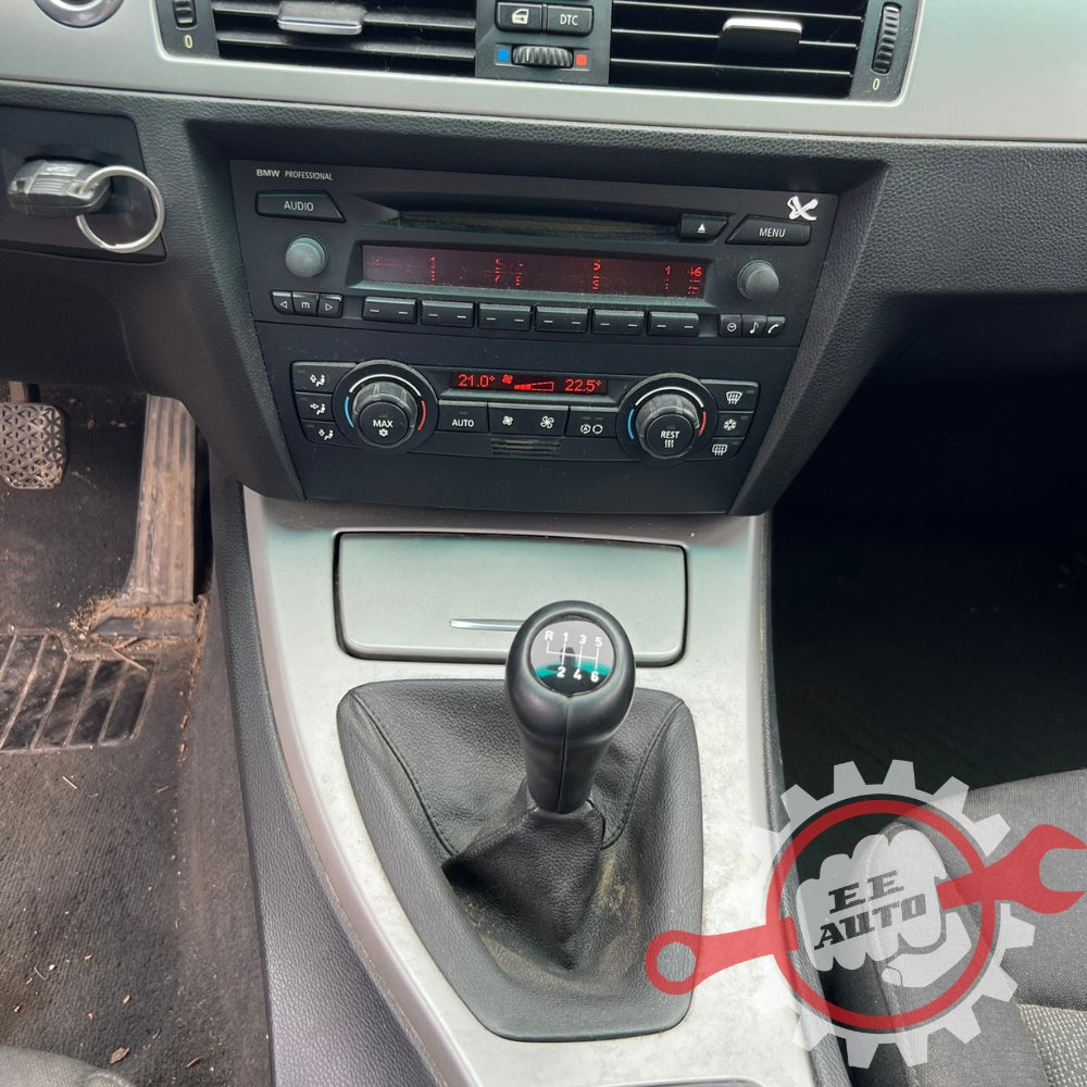 BMW 320i E90 2006 - atsarginės dalys 