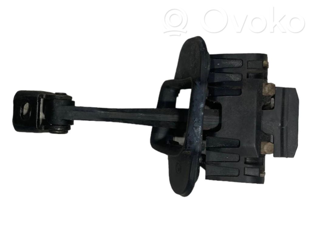 Durvju atvēruma ierobežotājs