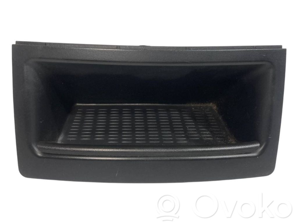 Mantu nodalījums centrālā konsole