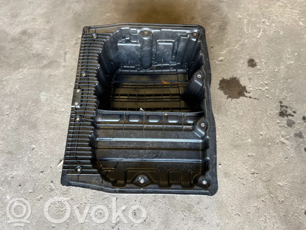 Trunk storage compartment